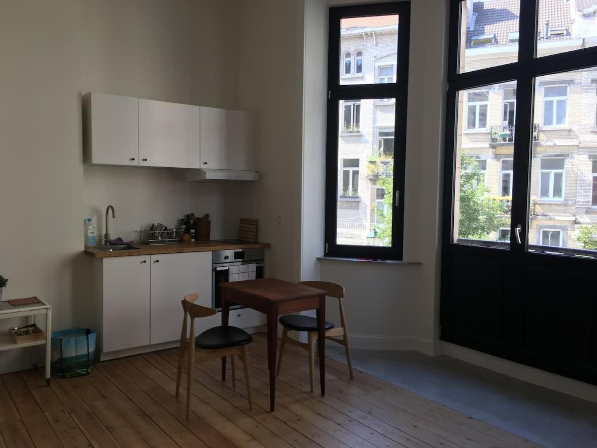 Charming Studio In The Heart Of Saint-Gilles Brussels Exterior photo